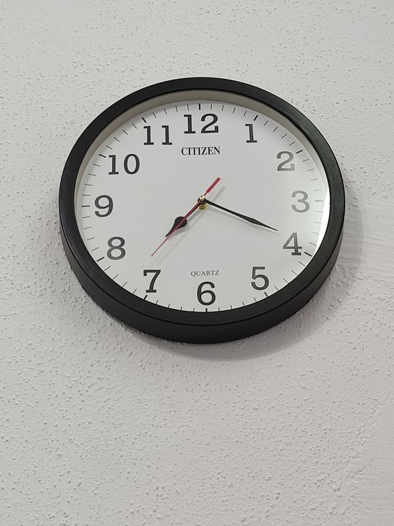 ساعت دیواری سیتیزن مدل ساده سایز 41 سانت رنگ بندی جور